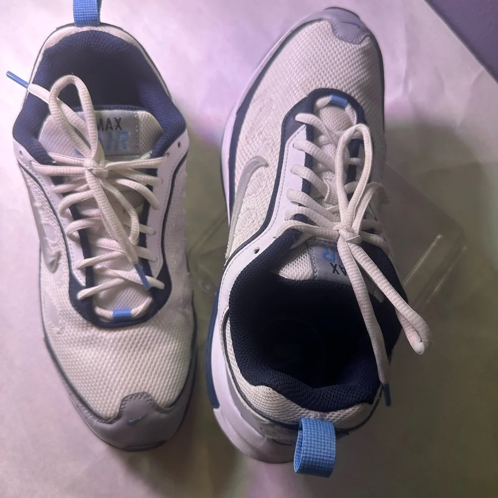 Nike White and Gray Men's Athletic Sneakers